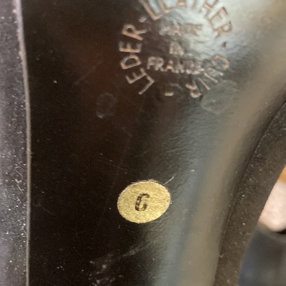 Shoes to die for. Stunning black suede. - Picture 5 of 7